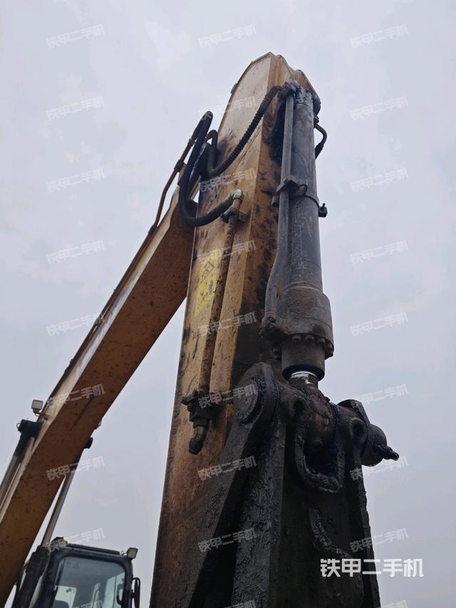 小臂整體右前(工作和回轉(zhuǎn)裝置) 小臂整體右前(工作和回轉(zhuǎn)裝置)