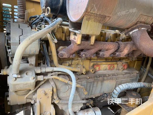 發(fā)動(dòng)機(jī)右側(cè)(整機(jī)外觀及大件) 發(fā)動(dòng)機(jī)右側(cè)(整機(jī)外觀及大件)