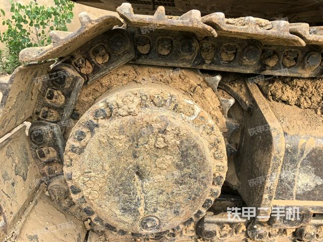 右驅動輪（行走機構）