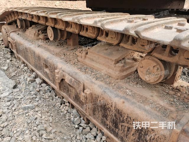 右側(cè)履帶整體(行走機構(gòu)) 右側(cè)履帶整體(行走機構(gòu))