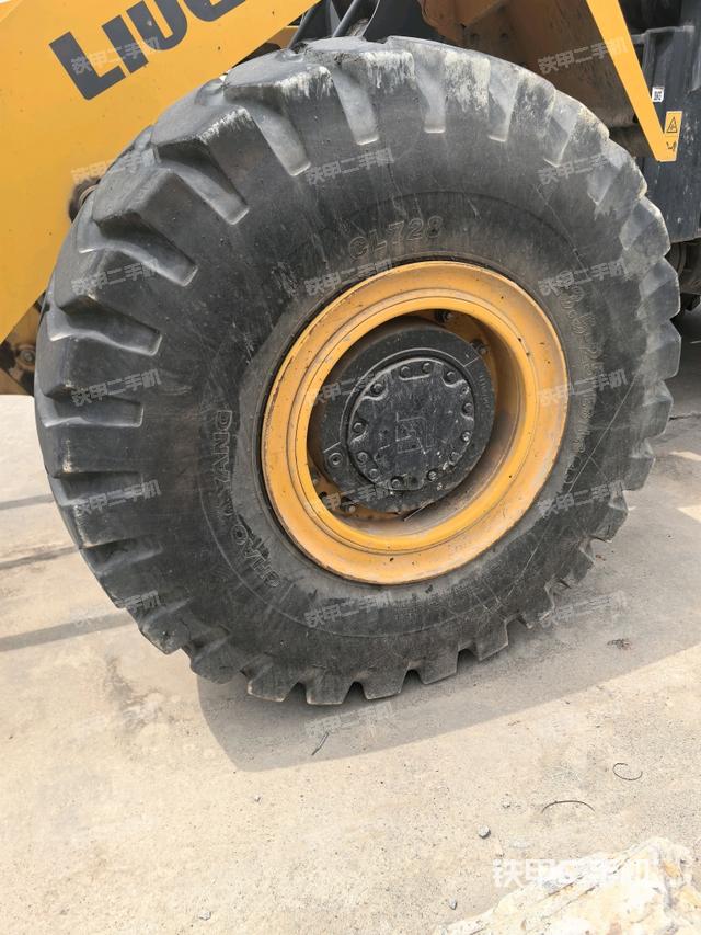 左前轮（行走机构）