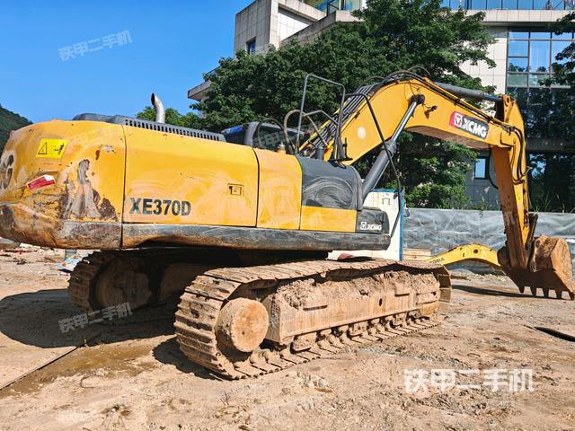 右后45(整機(jī)外觀) 右后45(整機(jī)外觀)