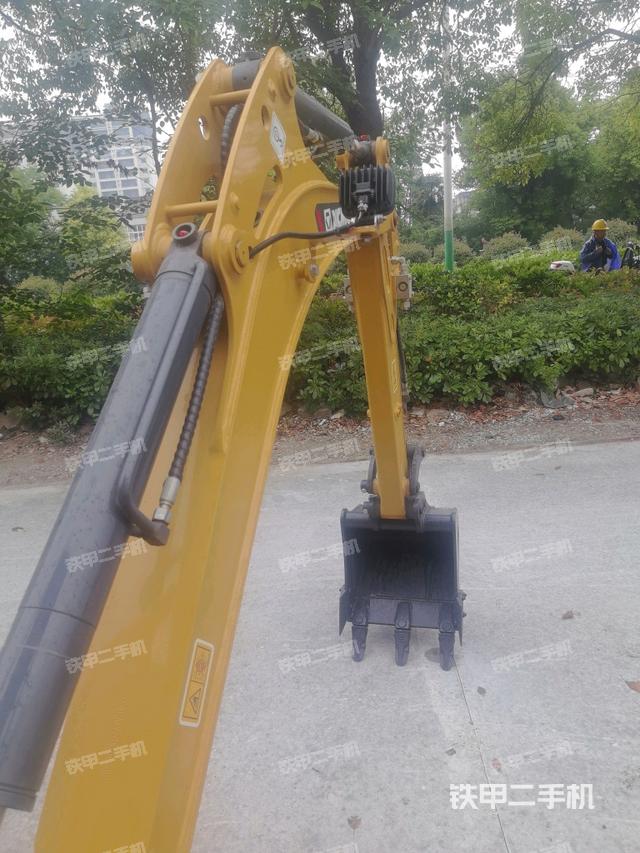 大臂背部俯視(工作和回轉裝置) 大臂背部俯視(工作和回轉裝置)