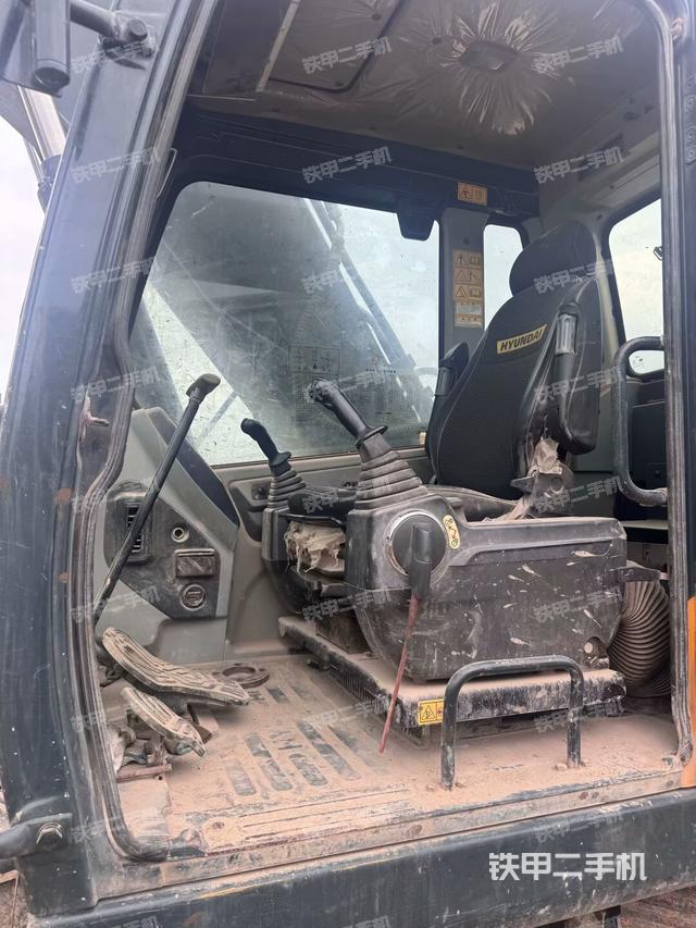 后窗玻璃角標(biāo)（駕駛室部分）