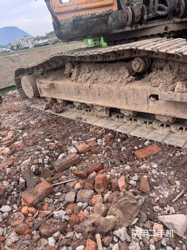 右驅(qū)動輪（行走機(jī)構(gòu)）