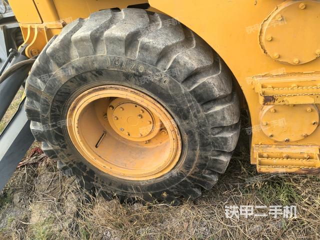 左引導(dǎo)輪 /左前輪(行走機(jī)構(gòu)) 左引導(dǎo)輪 /左前輪(行走機(jī)構(gòu))