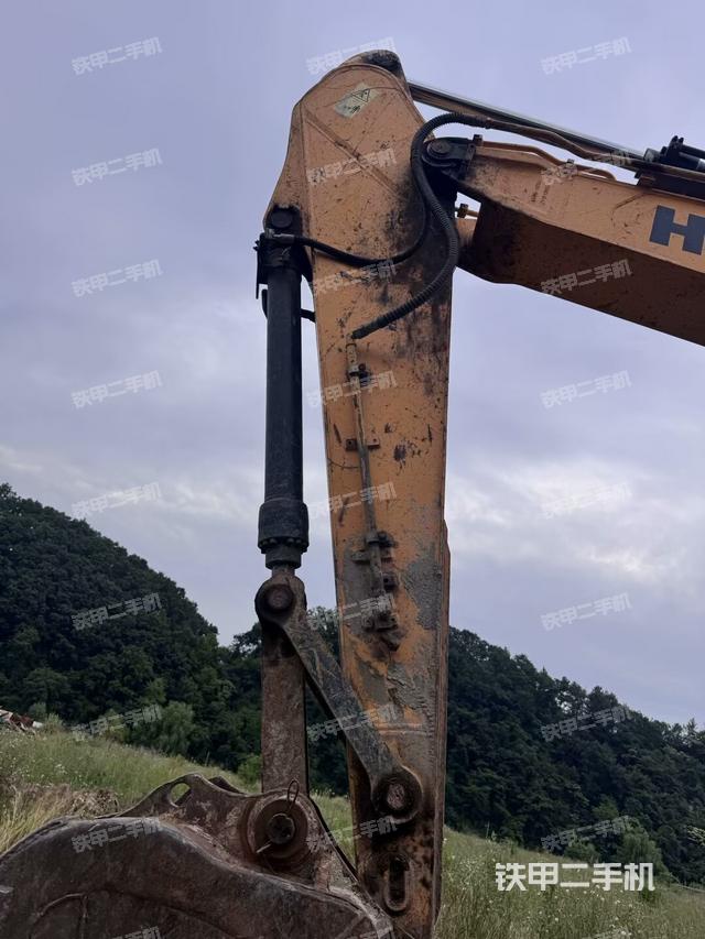 小臂整體左后(工作和回轉(zhuǎn)裝置) 小臂整體左后(工作和回轉(zhuǎn)裝置)