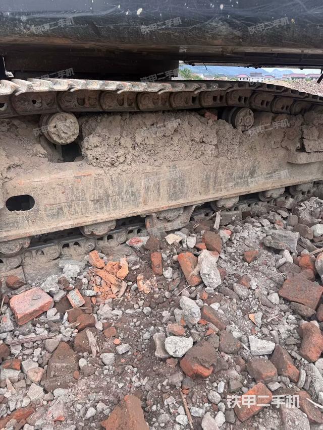 左側(cè)履帶整體?（行走機(jī)構(gòu)）