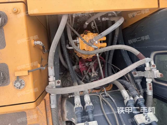 回轉(zhuǎn)馬達(dá)（上車部件）