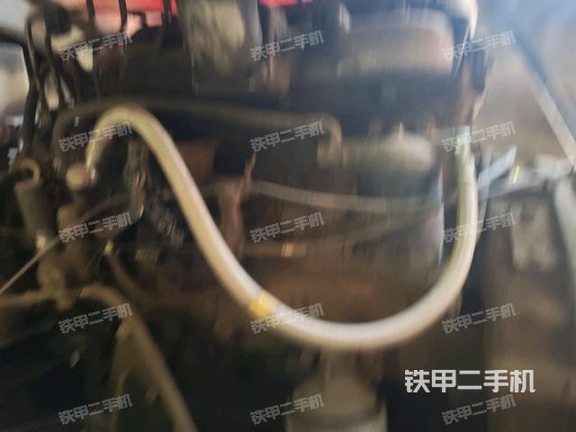 發(fā)動(dòng)機(jī)艙全景（壓路機(jī)發(fā)動(dòng)機(jī)艙）