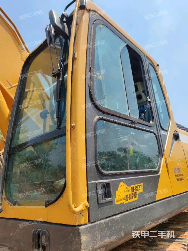 駕駛室左前45度（駕駛室部分）