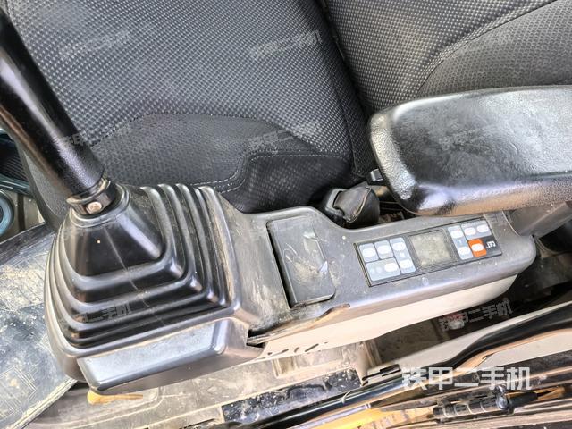 座椅左側控制臺/音響/含左手柄（駕駛室部分）