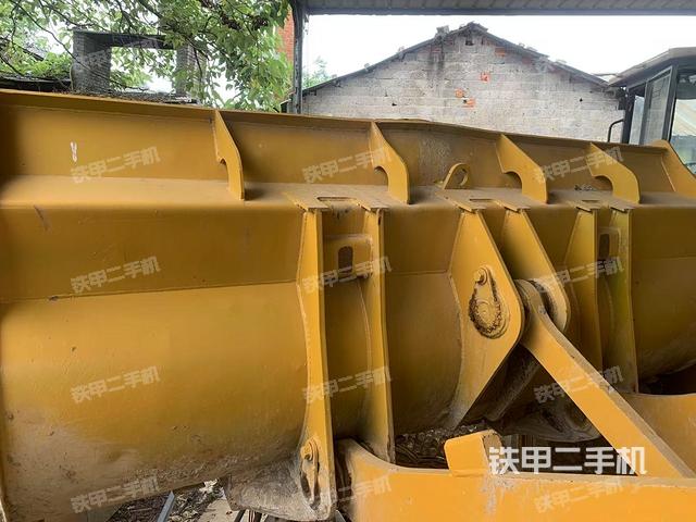 工作裝置整體(整機(jī)外觀及大件) 工作裝置整體(整機(jī)外觀及大件)