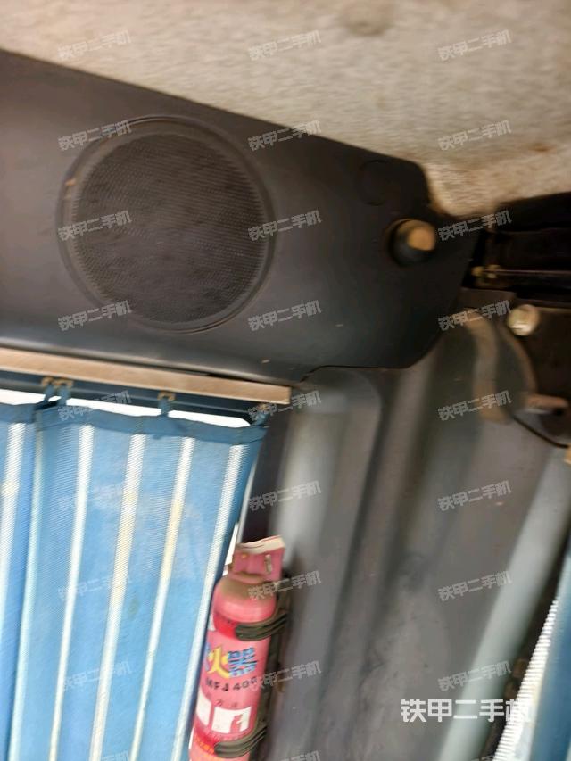 駕駛室左前45度（駕駛室部分）