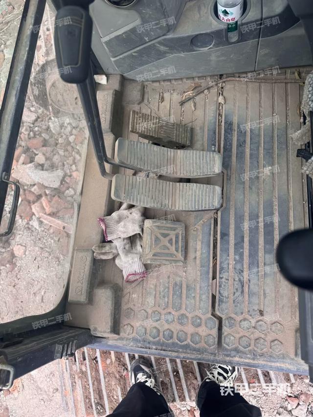 座椅后部(驾驶室部分) 座椅后部(驾驶室部分)