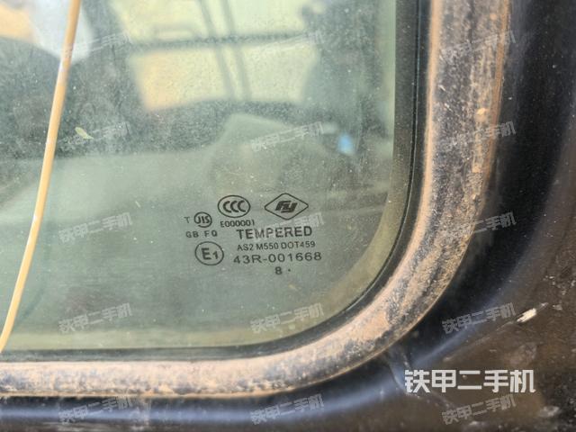 后窗玻璃角標（駕駛室部分）