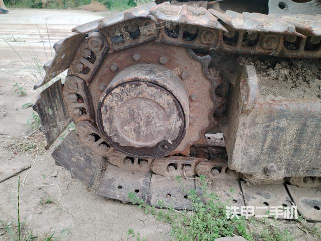 右驱动轮（行走机构）