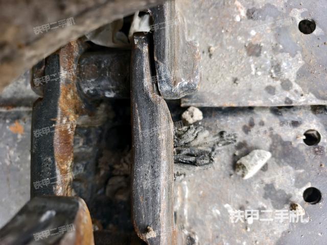 右驅(qū)動(dòng)輪（行走機(jī)構(gòu)）