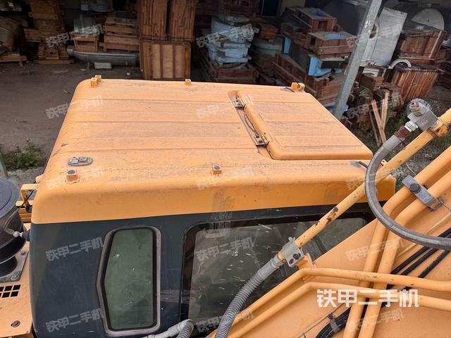 駕駛室頂部俯視(上車部件) 駕駛室頂部俯視(上車部件)