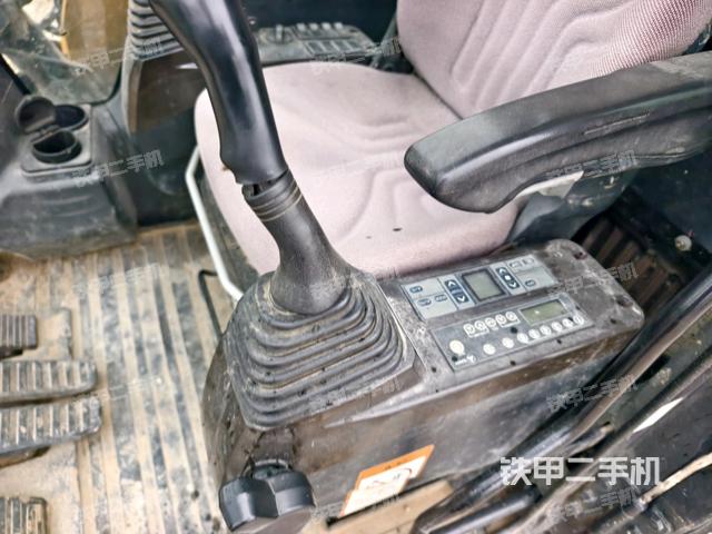 座椅左側(cè)控制臺(tái)/音響/含左手柄（駕駛室部分）