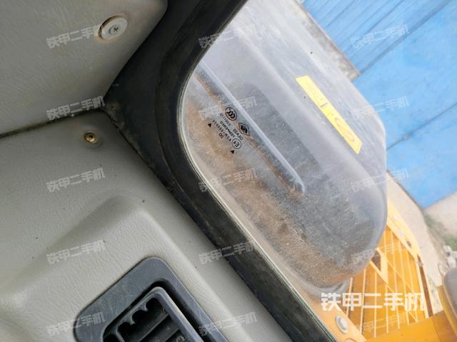 后窗玻璃角標(biāo)(駕駛室部分) 后窗玻璃角標(biāo)(駕駛室部分)