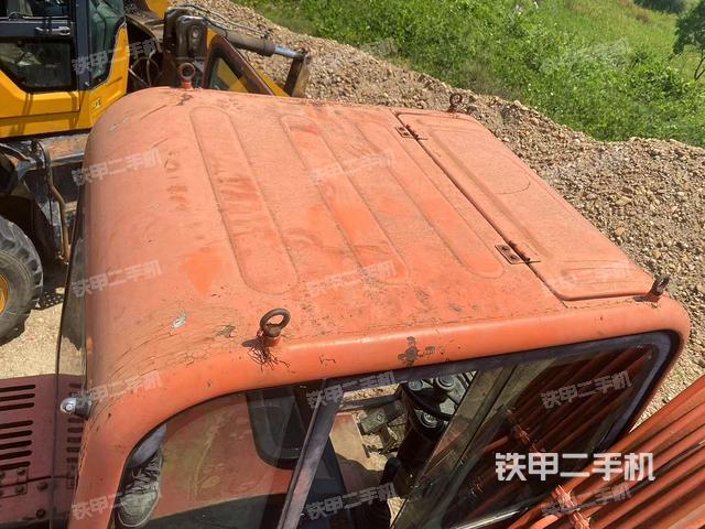 驾驶室顶部（整机外观）