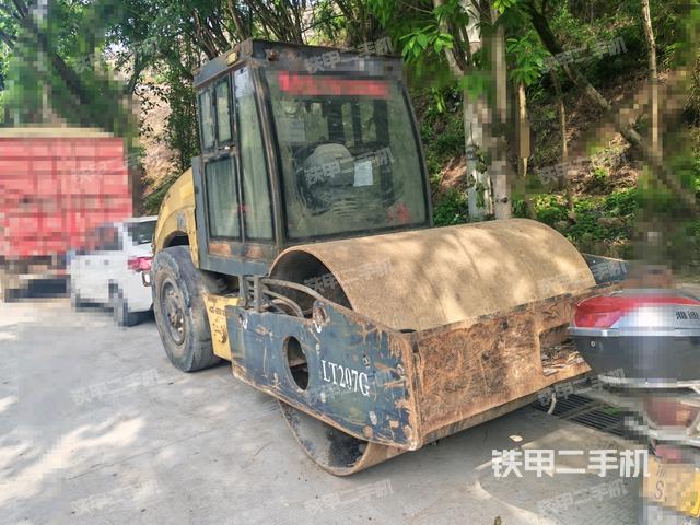 右前45°（壓路機(jī)整機(jī)外觀）