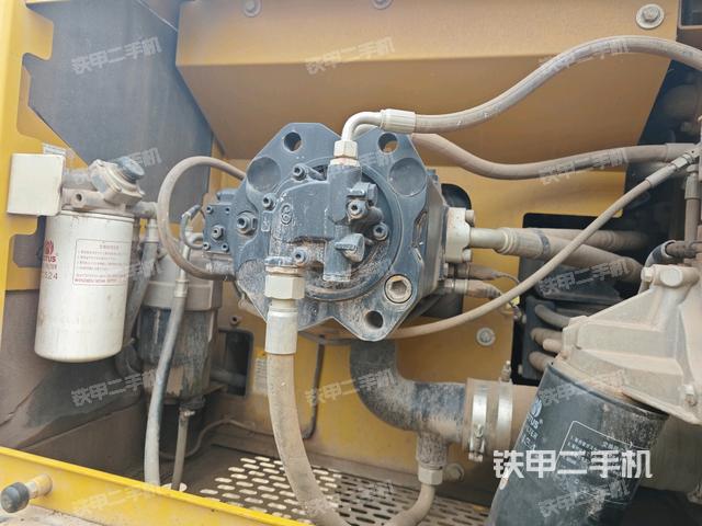 液壓泵斜45?左(大件艙室) 液壓泵斜45?左(大件艙室)