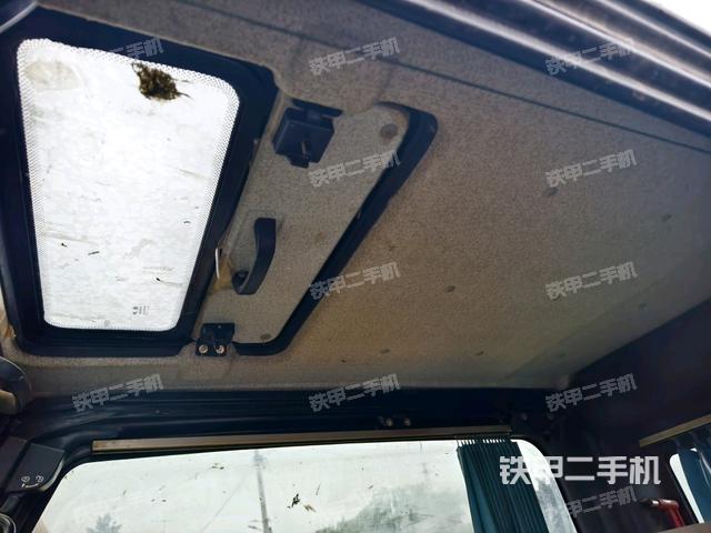 左后方玻璃角標(biāo)（駕駛室部分）