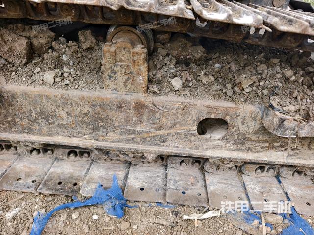 右导向轮(行走机构) 右导向轮(行走机构)