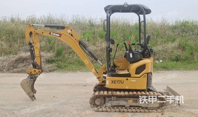 駕駛室整體（整機外觀）