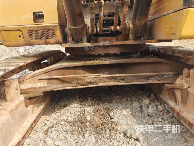 大臂根部?斜視(工作和回轉(zhuǎn)裝置) 大臂根部?斜視(工作和回轉(zhuǎn)裝置)