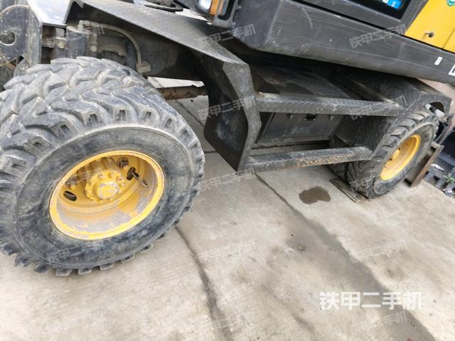 右側(cè)履帶整體?(行走機(jī)構(gòu)) 右側(cè)履帶整體?(行走機(jī)構(gòu))