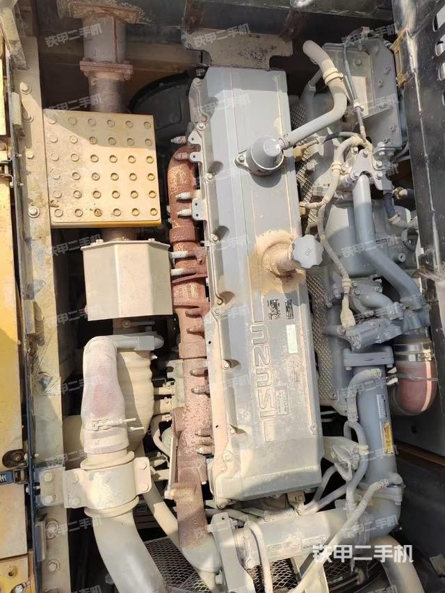 發(fā)動(dòng)機(jī)整體俯視（整機(jī)外觀）