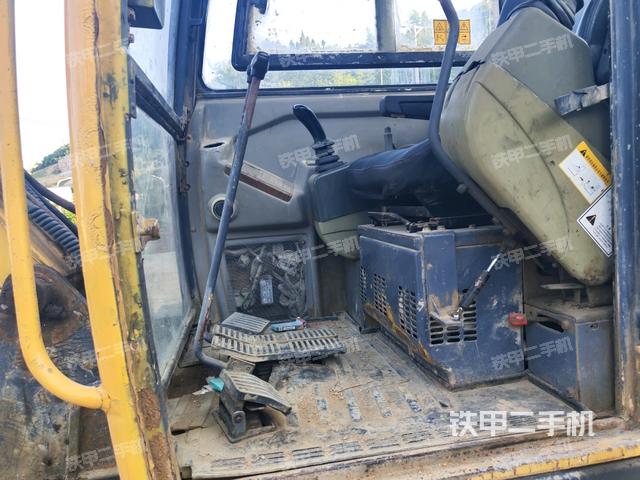 頂棚整體(駕駛室部分) 頂棚整體(駕駛室部分)