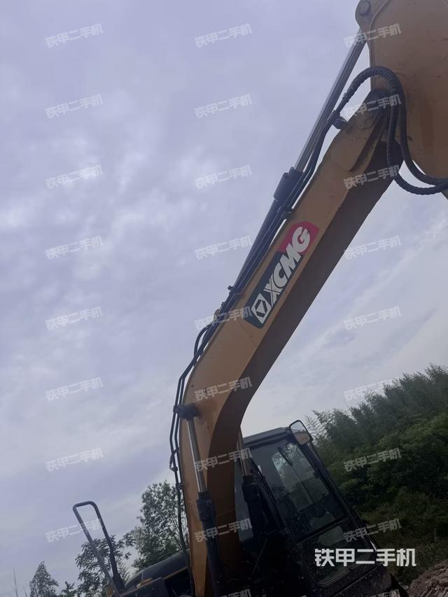 大臂整体 右侧(工作和回转装置) 大臂整体 右侧(工作和回转装置)