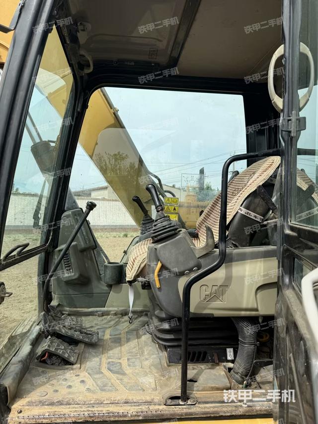 駕駛室頂部（整機(jī)外觀）