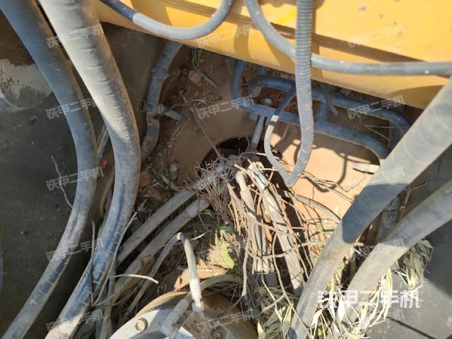 中央回轉(zhuǎn)接頭特寫（上車部件）