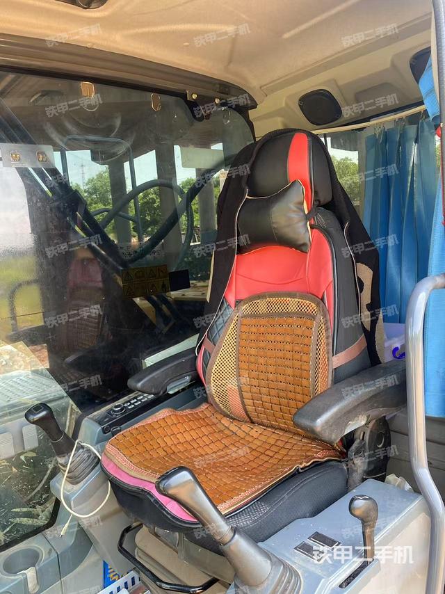 駕駛室整體（整機(jī)外觀）