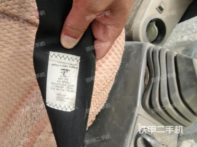 駕駛室左前45度(駕駛室部分) 駕駛室左前45度(駕駛室部分)
