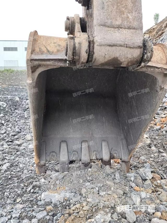 小臂整體左后(工作和回轉(zhuǎn)裝置) 小臂整體左后(工作和回轉(zhuǎn)裝置)