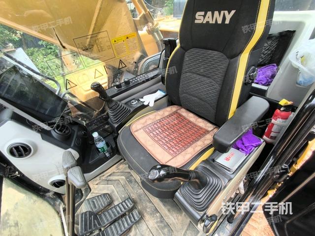 駕駛室左前45度(駕駛室部分) 駕駛室左前45度(駕駛室部分)