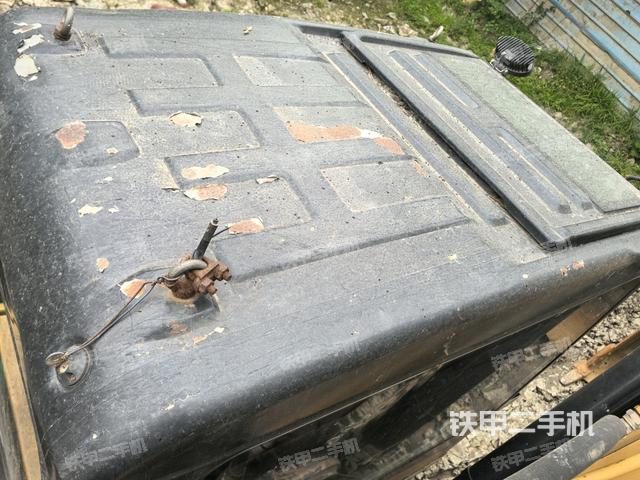 駕駛室頂部(整機外觀) 駕駛室頂部(整機外觀)