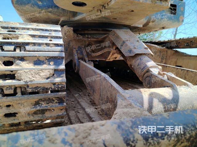 轉盤和下車架正前(工作和回轉裝置) 轉盤和下車架正前(工作和回轉裝置)