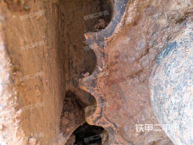 左托鏈輪和鏈筋(行走機(jī)構(gòu)) 左托鏈輪和鏈筋(行走機(jī)構(gòu))