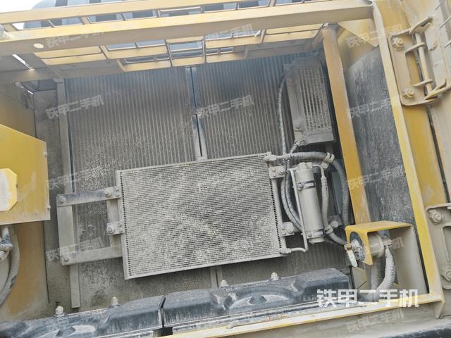 散熱器正面(大件艙室) 散熱器正面(大件艙室)