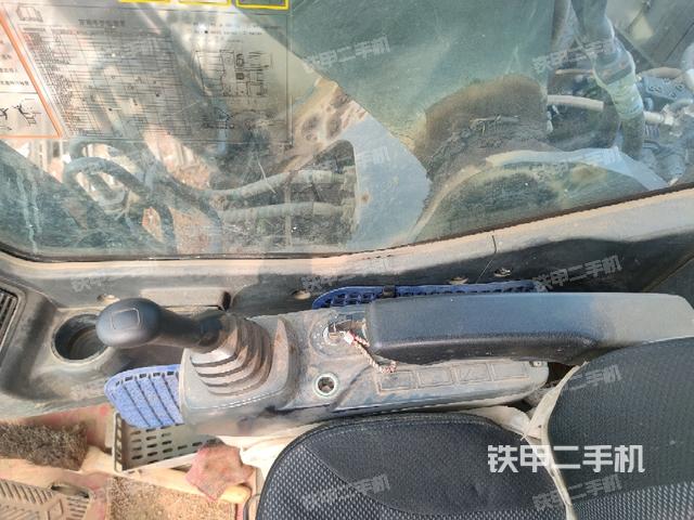 座椅右侧控制台/钥匙门/油门/含右手柄（驾驶室部分）