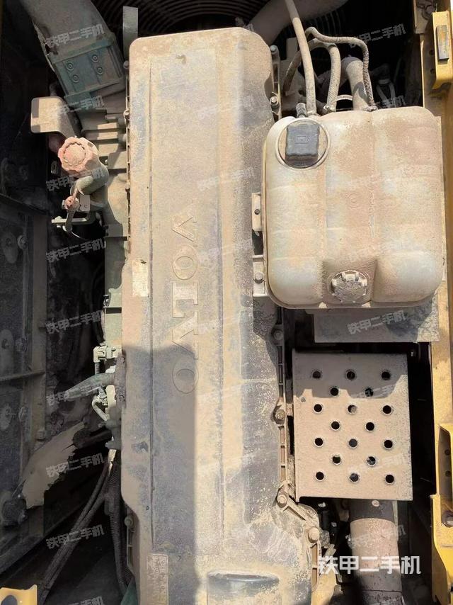 發(fā)動(dòng)機(jī)整體俯視（整機(jī)外觀）