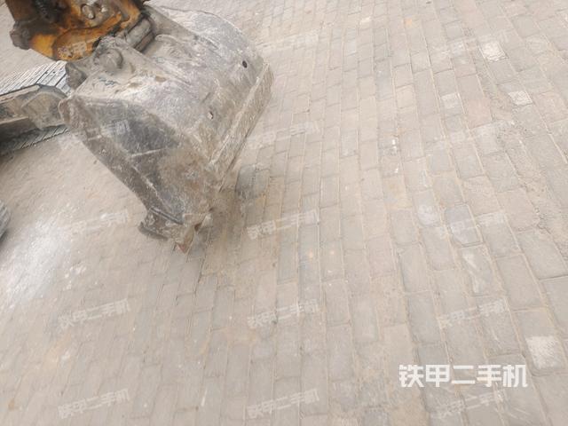 鏟斗45度(工作和回轉(zhuǎn)裝置) 鏟斗45度(工作和回轉(zhuǎn)裝置)