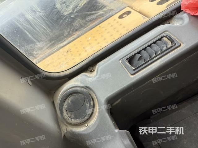 右側玻璃角標(駕駛室部分) 右側玻璃角標(駕駛室部分)